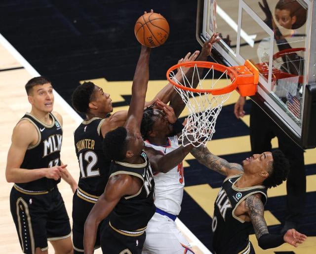 欧冠赛程-进攻常规操作防守崩塌 尼克斯1比3落后已无力回天